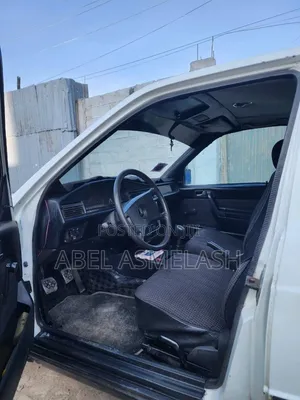 Mercedes-Benz 190 2.6 1987 White