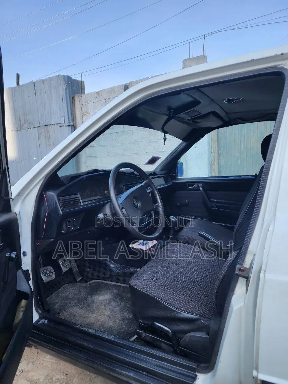 Mercedes-Benz 190 2.6 1987 White