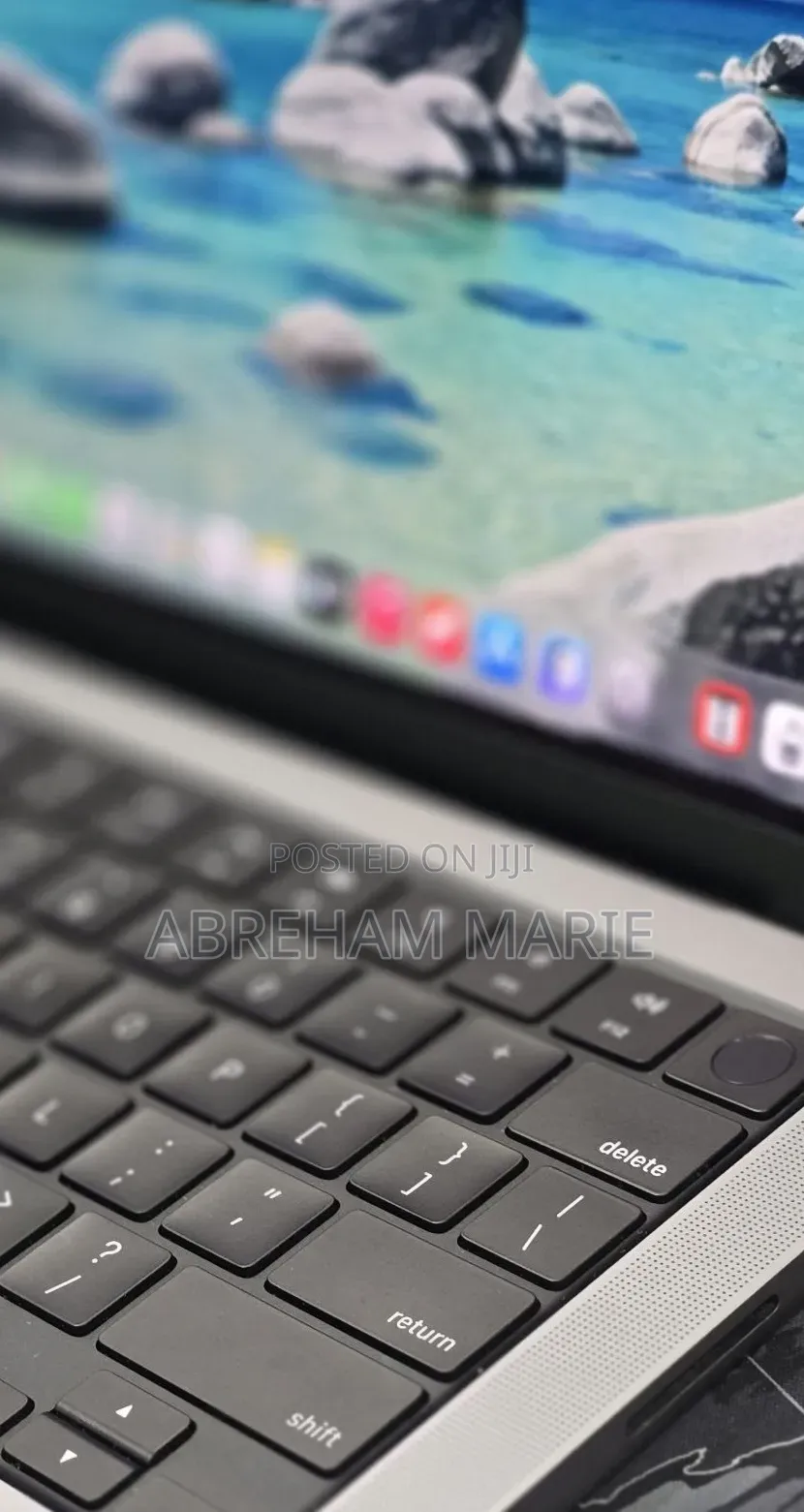 New Laptop Apple MacBook Pro 2021 M1 32GB Apple M1 Pro SSD 512GB