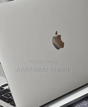 New Laptop Apple MacBook Pro 2020 32GB Intel Core i7 SSD 512GB