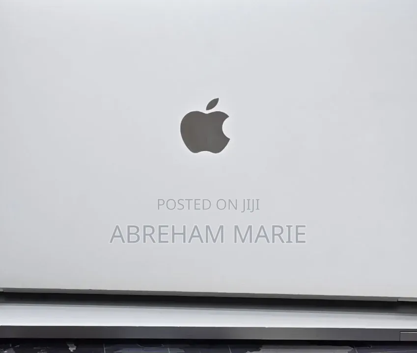 New Laptop Apple MacBook Pro 2020 32GB Intel Core i7 SSD 512GB