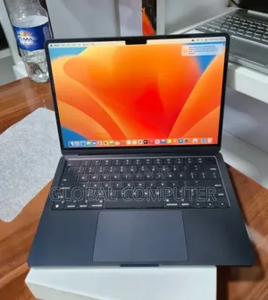 New Laptop Apple MacBook Air 2022 M2 16GB Apple M2 SSD 256GB