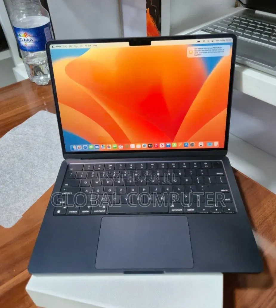 New Laptop Apple MacBook Air 2022 M2 16GB Apple M2 SSD 256GB