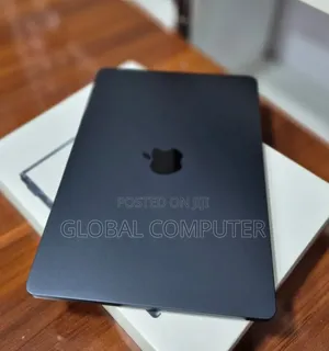 New Laptop Apple MacBook Air 2022 M2 16GB Apple M2 SSD 256GB