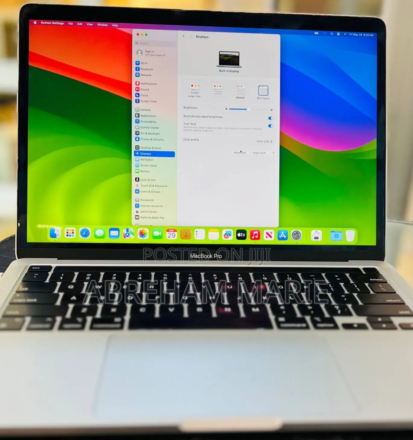 New Laptop Apple MacBook Pro 2021 M1 16GB Apple M1 Pro SSD 256GB