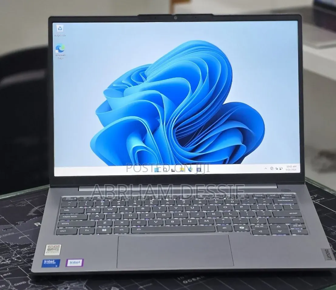 New Laptop Lenovo 16GB Intel Core 5 SSD 512GB