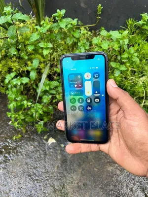 Apple iPhone 11 64 GB Black
