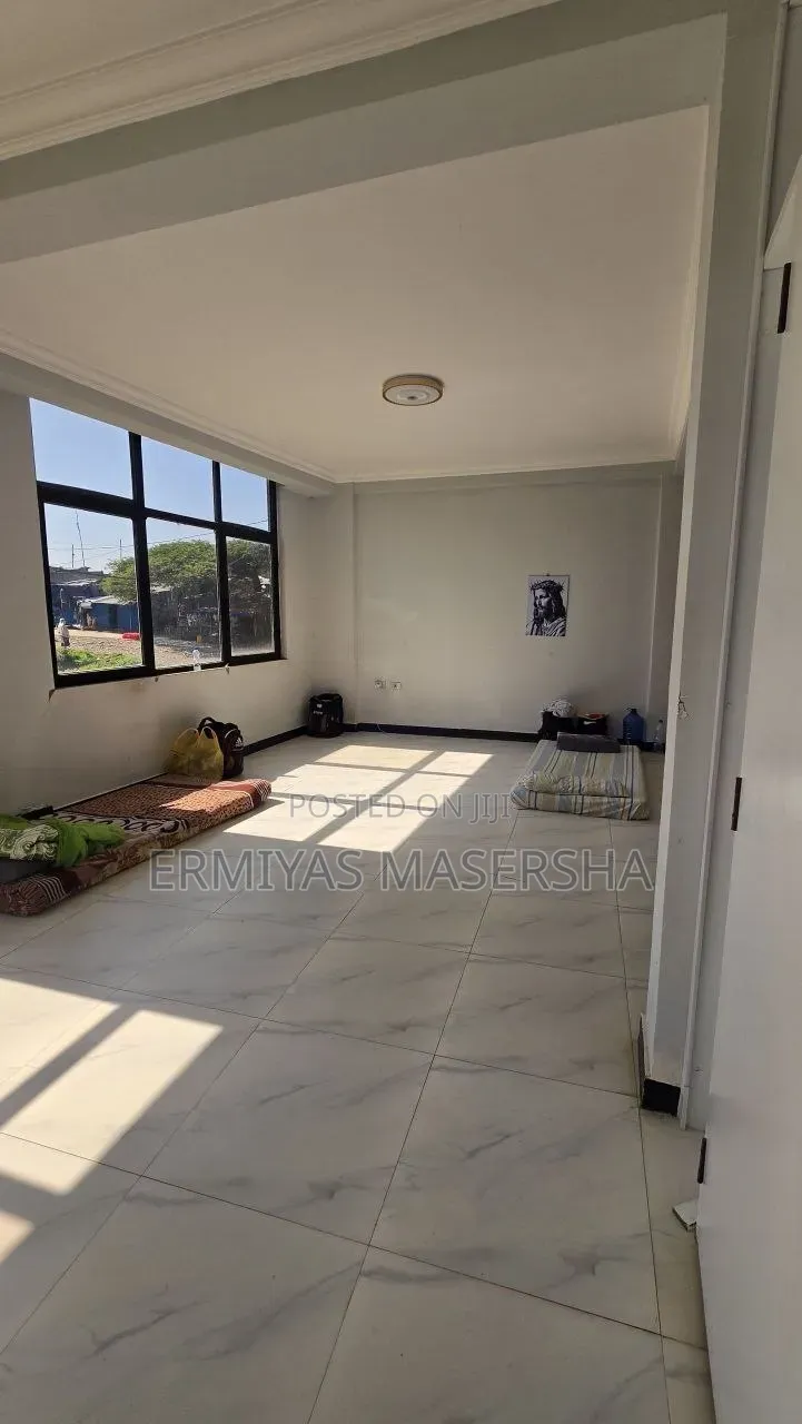 Furnished 6bdrm House in Yeka for sale