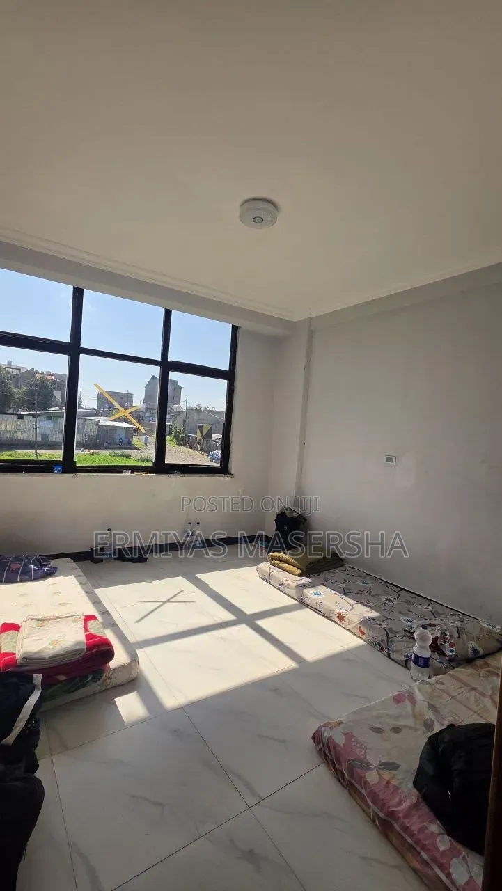 Furnished 6bdrm House in Yeka for sale