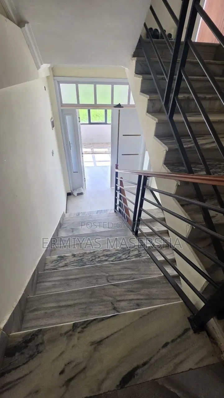 Furnished 6bdrm House in Yeka for sale