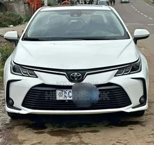 Toyota Corolla 2022 White