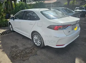 Toyota Corolla 2022 White