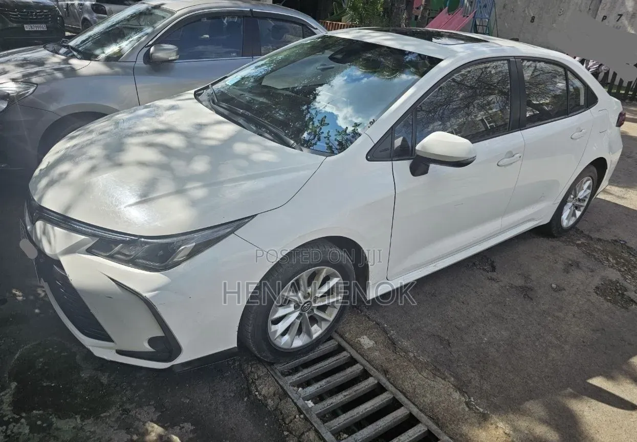 Toyota Corolla 2022 White