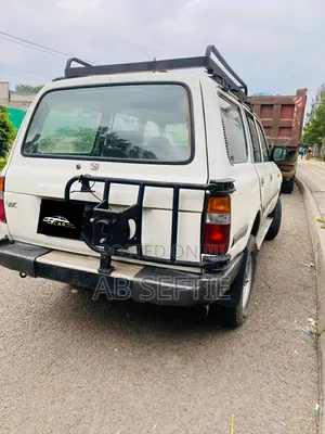 Toyota Land Cruiser 90 1997 White