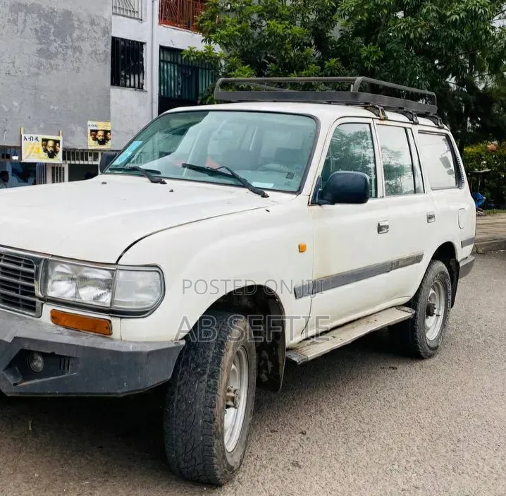 Toyota Land Cruiser 90 1997 White