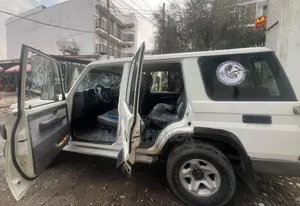 Toyota Land Cruiser 2017 White