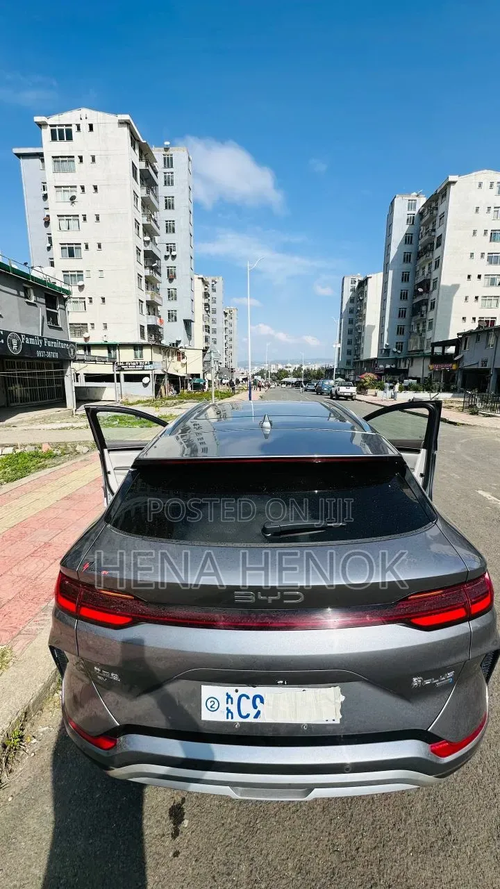 BYD Song Plus DM-i 2025 Silver