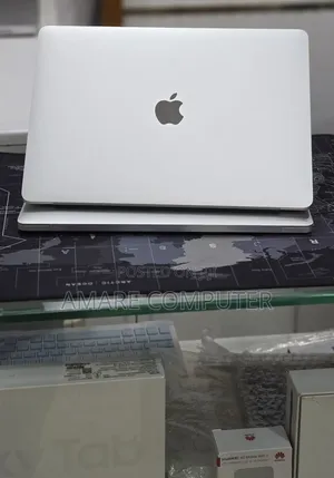 New Laptop Apple MacBook Pro 2020 M1 32GB Intel Core i7 SSD 512GB