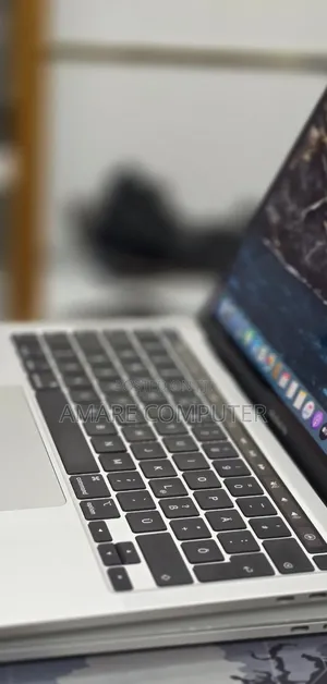 New Laptop Apple MacBook Pro 2020 M1 32GB Intel Core i7 SSD 512GB