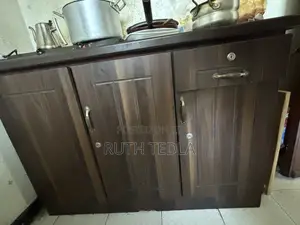 Kitchen Cabinets Top and Bottoms