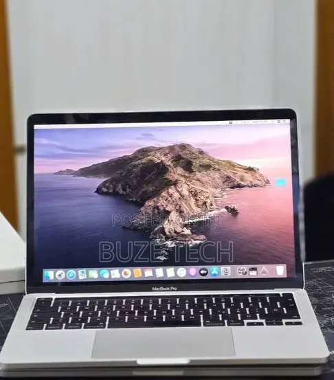New Laptop Apple MacBook 2020 32GB Intel Core i7 SSD 512GB