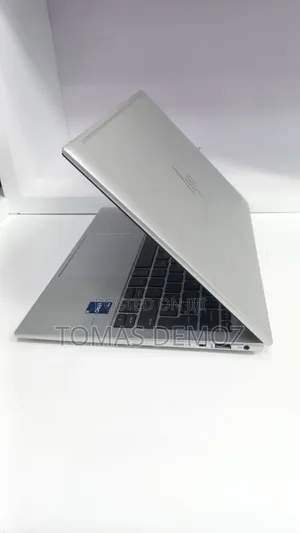 New Laptop HP EliteBook 830 G9 16GB Intel Core i5 SSD 512GB