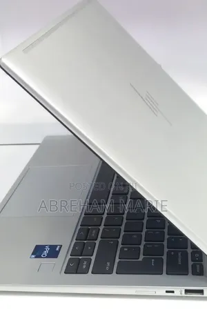 New Laptop HP EliteBook 830 G9 16GB Intel Core i5 SSD 512GB