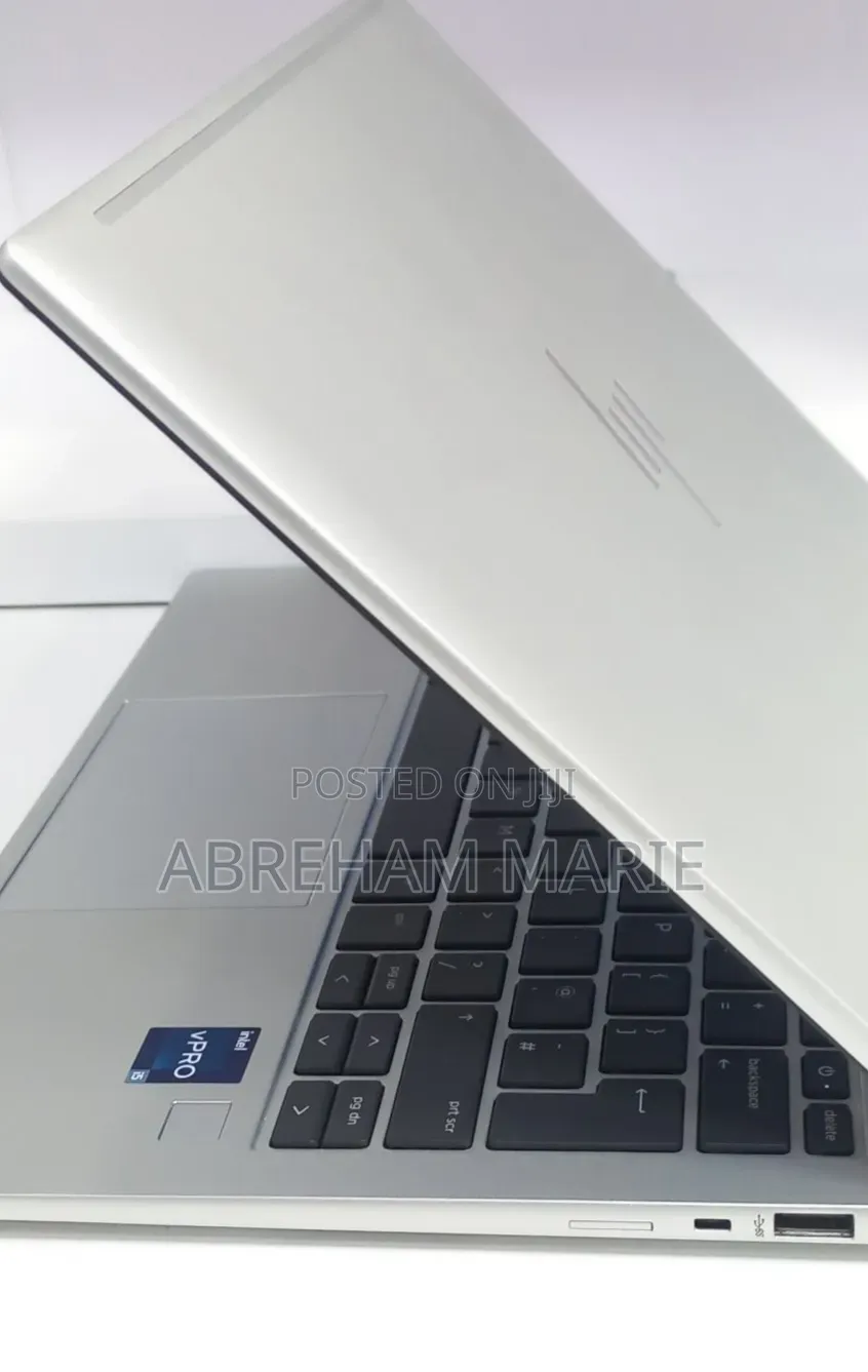 New Laptop HP EliteBook 830 G9 16GB Intel Core i5 SSD 512GB