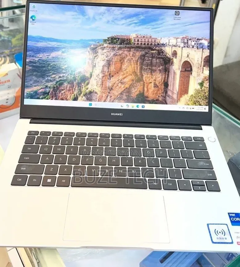 New Laptop Huawei 16GB Intel Core i7 SSD 512GB