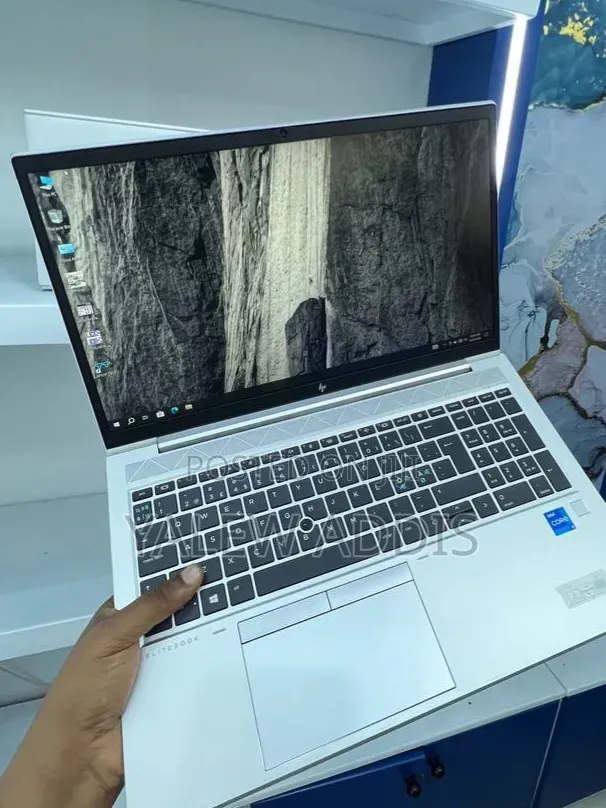 New Laptop HP EliteBook 850 G8 16GB Intel Core i5 SSD 512GB