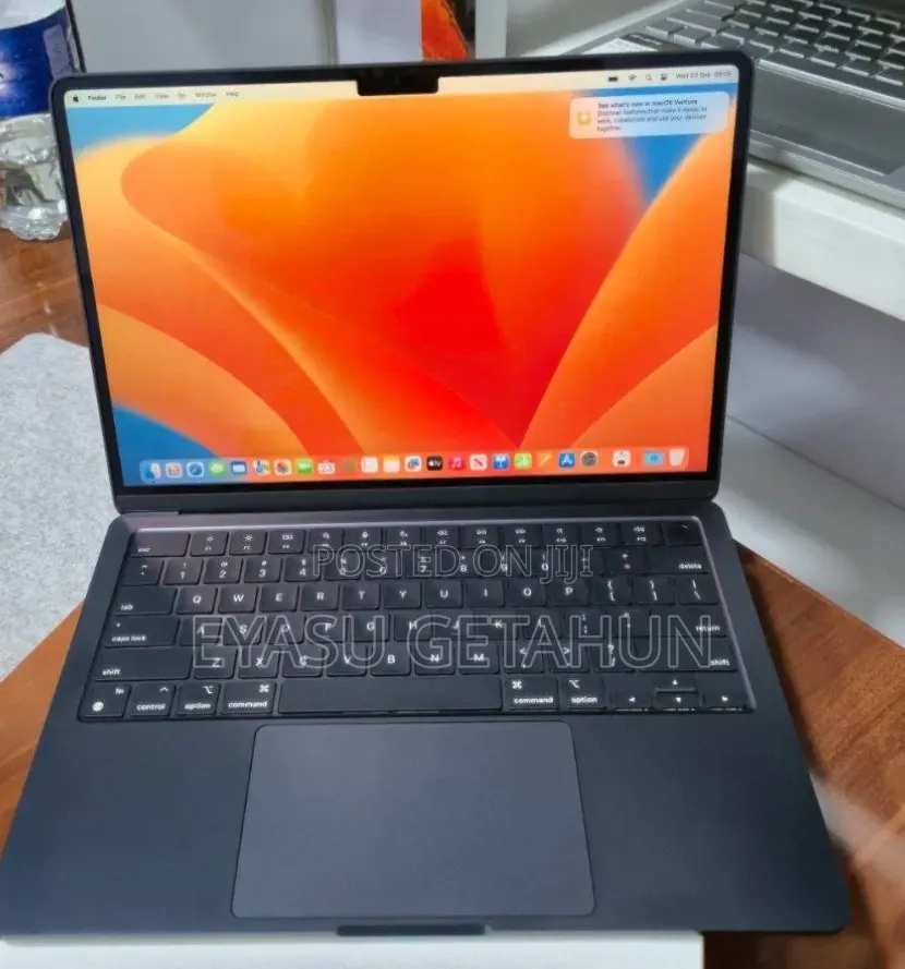 New Laptop Apple MacBook Air 2022 M2 8GB Apple M2 SSD 256GB