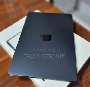 New Laptop Apple MacBook Air 2022 M2 8GB Apple M2 SSD 256GB