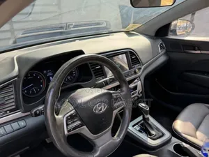 Hyundai Avante 2017 Gray