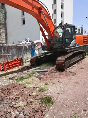 Hitachi 350 5G Used for Sale. 40% Cash 60% Bank Finance Available