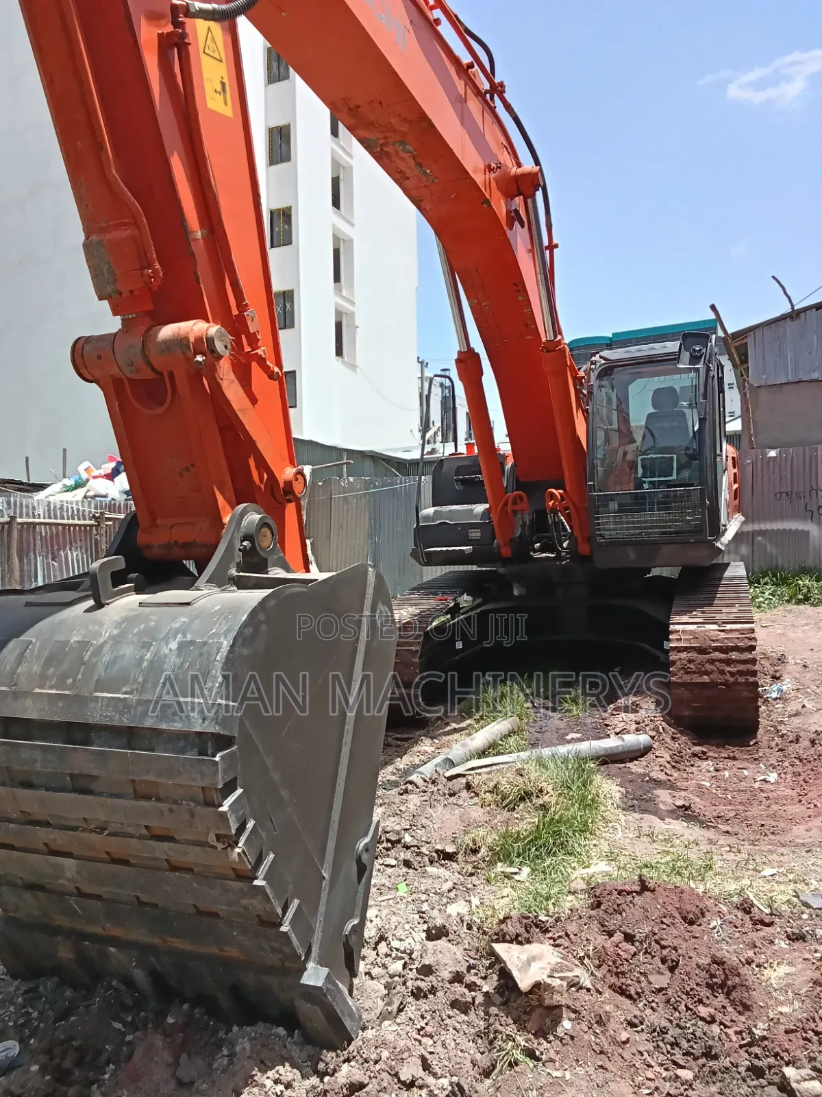 Hitachi 350 5G Used for Sale. 40% Cash 60% Bank Finance Available