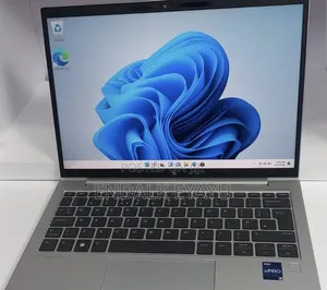 New Laptop HP EliteBook 830 G9 16GB Intel Core i5 SSD 512GB