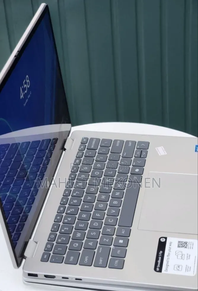 New Laptop HP OmniBook 5 Flip 16GB Intel Core i7 SSD 512GB