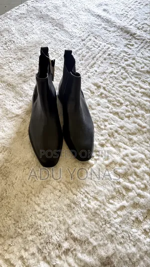 Black Boots