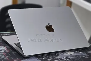 New Laptop Apple MacBook Pro 2021 M1 32GB Apple M1 Pro SSD 512GB