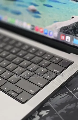 New Laptop Apple MacBook Pro 2021 M1 32GB Apple M1 Pro SSD 512GB