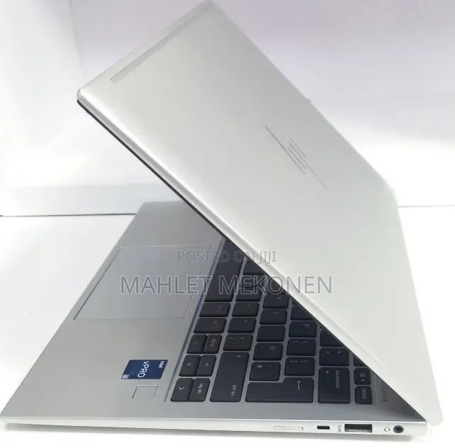 New Laptop HP EliteBook 830 G9 16GB Intel Core i5 SSD 512GB