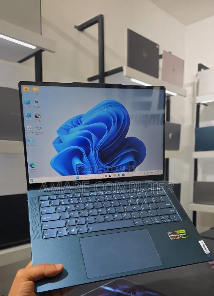 New Laptop Lenovo 16GB AMD Ryzen 7 SSD 512GB