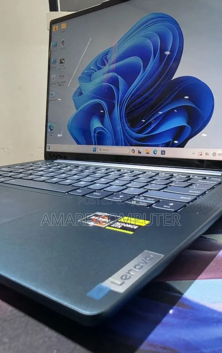 New Laptop Lenovo 16GB AMD Ryzen 7 SSD 512GB