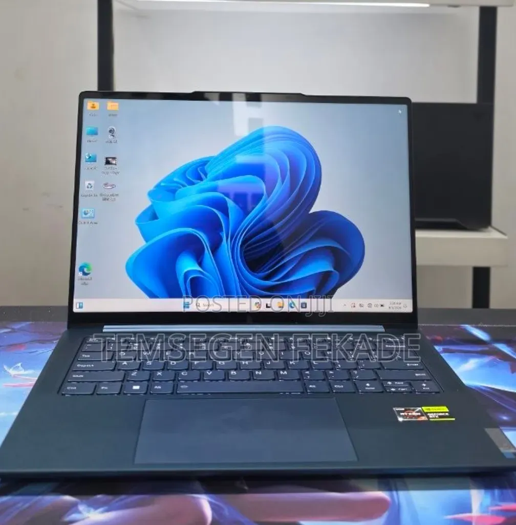 New Laptop Lenovo Yoga 700 16GB Intel Core Ultra 7 SSD 512GB