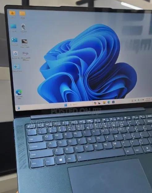 New Laptop Lenovo Yoga 710 16GB AMD Ryzen 7 SSD 512GB