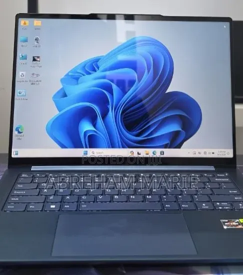 New Laptop Lenovo Yoga 710 16GB AMD Ryzen 7 SSD 512GB