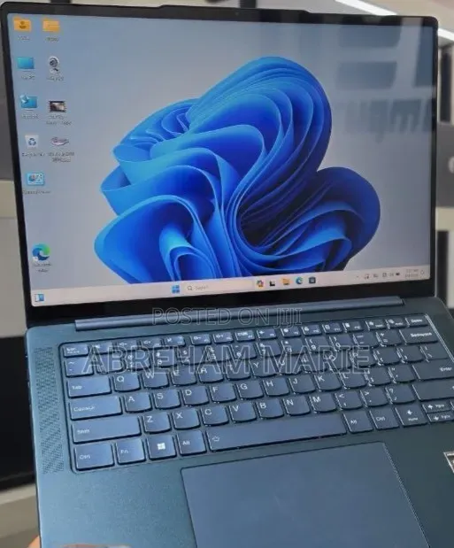 New Laptop Lenovo Yoga 710 16GB AMD Ryzen 7 SSD 512GB