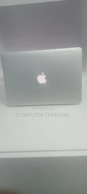New Laptop Apple MacBook Air 2017 8GB Intel Core i5 SSD 256GB