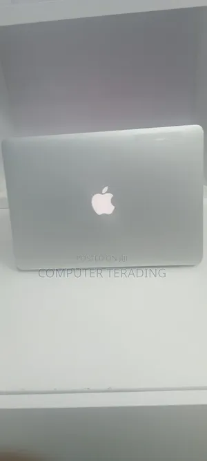 New Laptop Apple MacBook Air 2017 8GB Intel Core i5 SSD 256GB