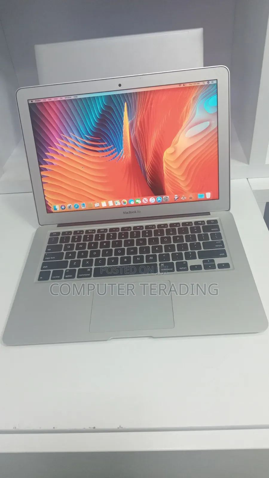 New Laptop Apple MacBook Air 2017 8GB Intel Core i5 SSD 256GB